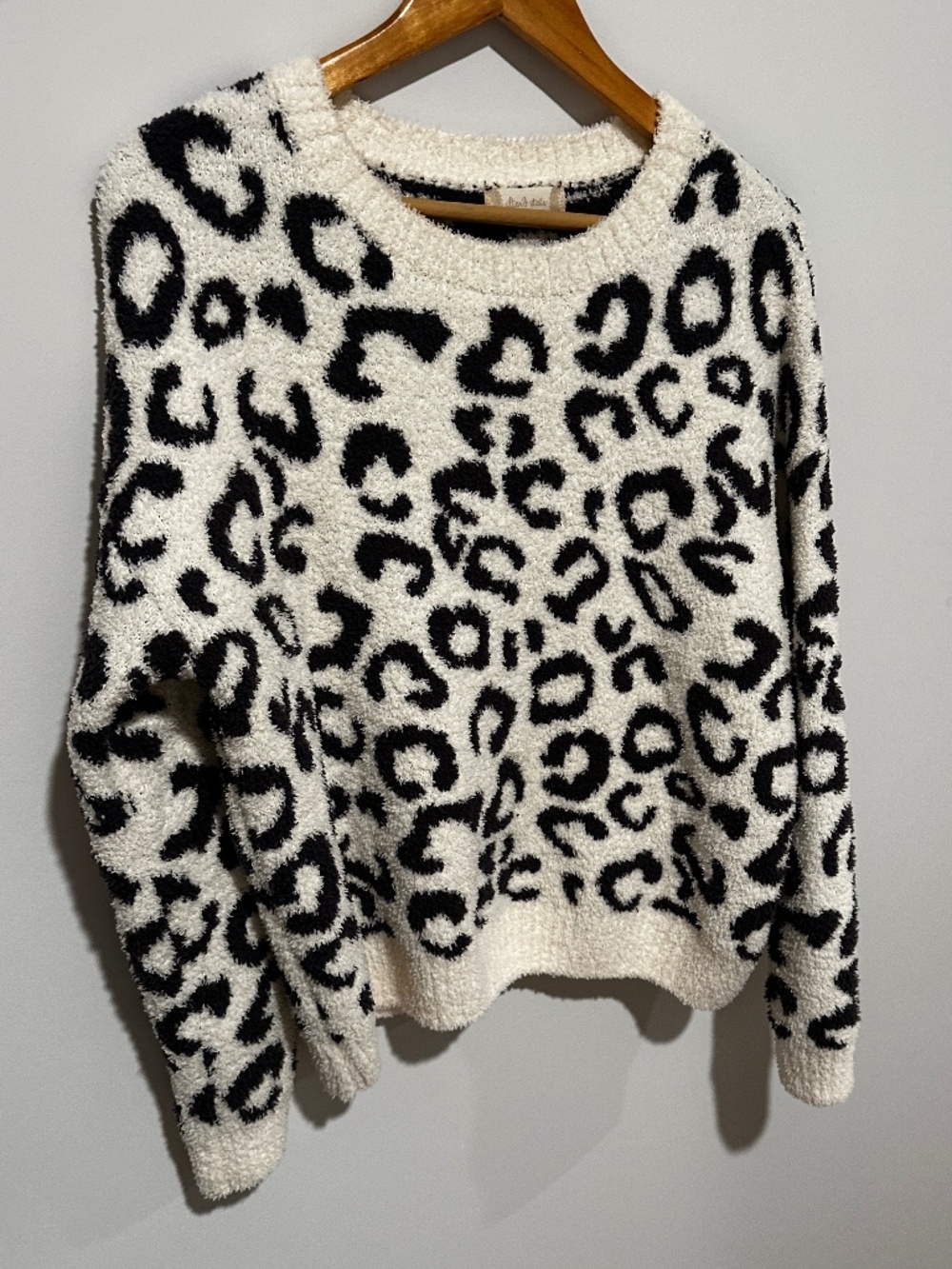 Altar'd State Leopard Print Fuzzy Sweater | M